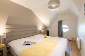 Room - Oceanside Stay with Pool (Biscarrosse)