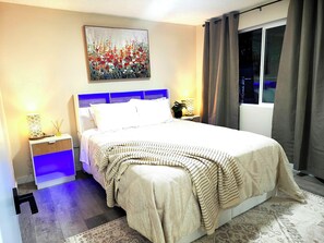 WiFi, bed sheets - Beautifully Renovated 2BR Renton Home Near Lake Washington, Seattle & Bellevue (Renton)