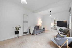 Unclassified image, 3 of 21, button - Spacious & Secure Family Living in Coveted Hampton Locale (Hampton)