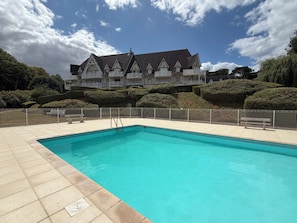 Pool - Vrbo Property (Villers-sur-Mer)