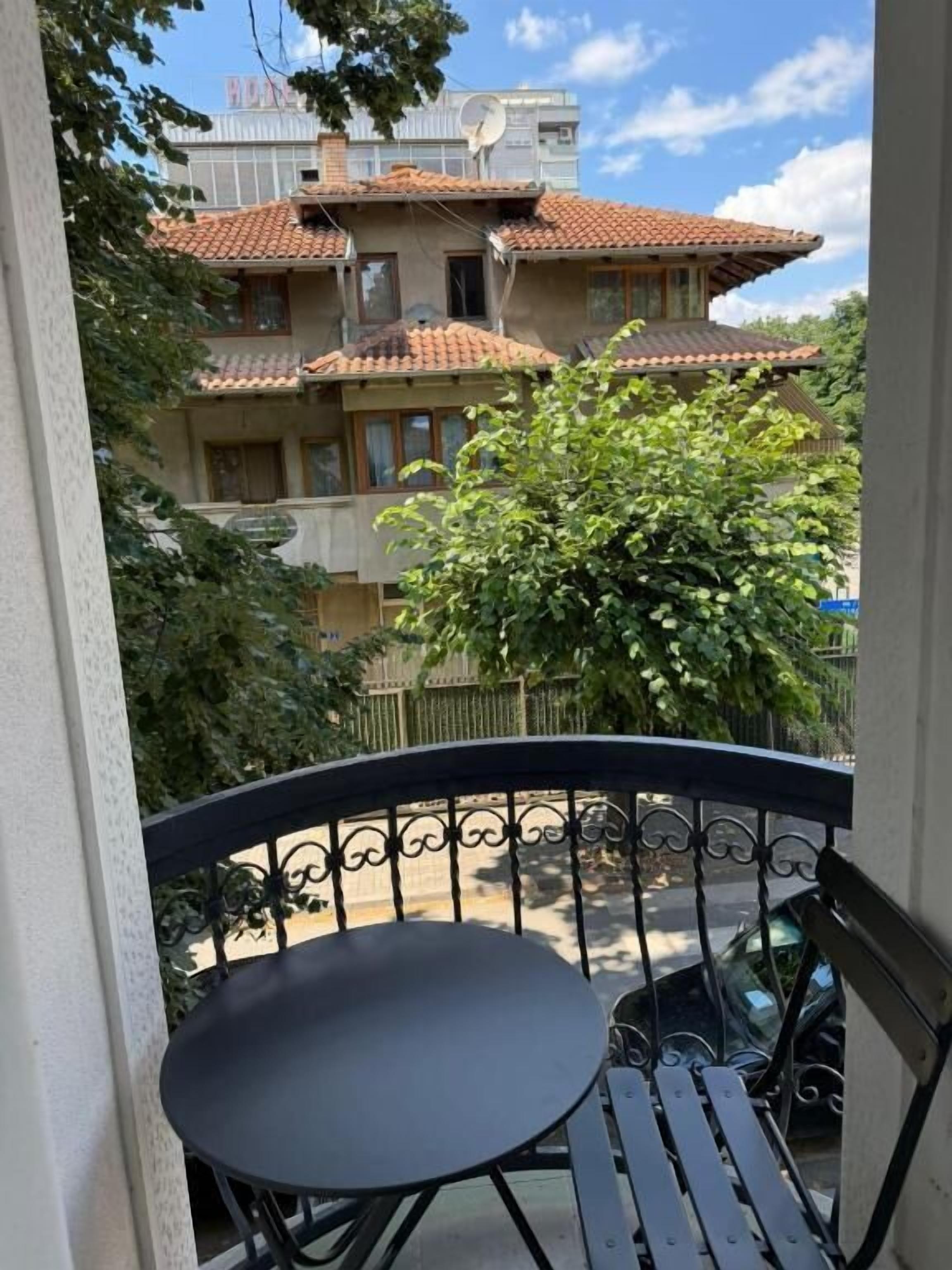 Camera doppia, balcone, vista città | Parco della struttura