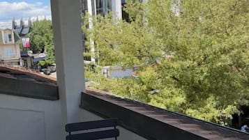 Doppelzimmer, Stadtblick | Speisen im Freien