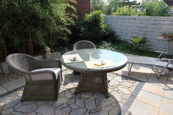 Outdoor dining - Holiday apartment with 1 bedroom (Norderney)