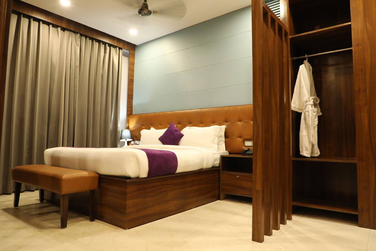 Royal Suite | Meja, ruang kerja komputer riba, kalis bunyi, Wi-fi percuma 