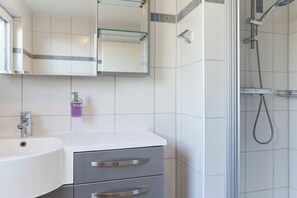 Bathroom - Holiday apartment with 1 bedroom (Nordstrand)