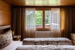 Room - Holiday apartment in Egg with swimming pool (Egg)