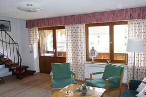 Living area - Holiday apartment in Wertach with Wi-Fi (Wertach)