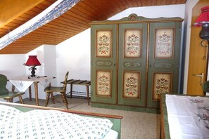 Room - Holiday apartment in Wertach with Wi-Fi (Wertach)