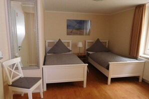Room - Holiday apartment with 2 bedrooms (Cuxhaven - Duhnen)
