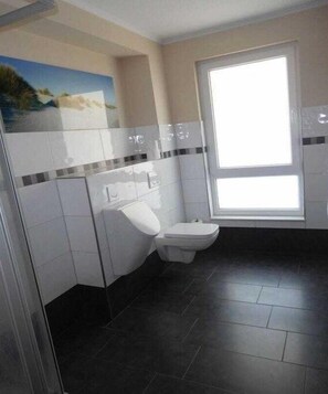 Bathroom - Holiday apartment with 2 bedrooms (Cuxhaven - Duhnen)