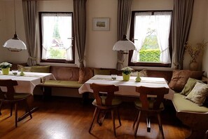 Dining - Holiday home in Seebach with barbecue (Seebach)