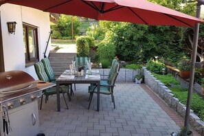 Outdoor dining - Holiday home in Seebach with barbecue (Seebach)