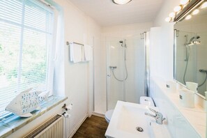 Bathroom - Holiday home with 3 bedrooms (Nordstrand)