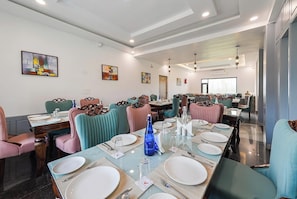 Dining - Hotel White Villa Resort  (Anantnag)