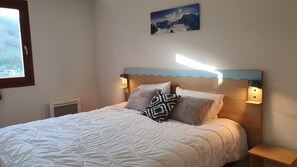2 Schlafzimmer, Reisekinderbett, kostenloses WLAN