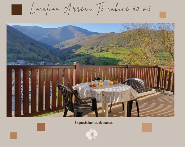Outdoor dining - Vrbo Property (Arreau)