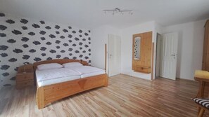 Doppelzimmer, Balkon, Bergblick | Kostenloses WLAN