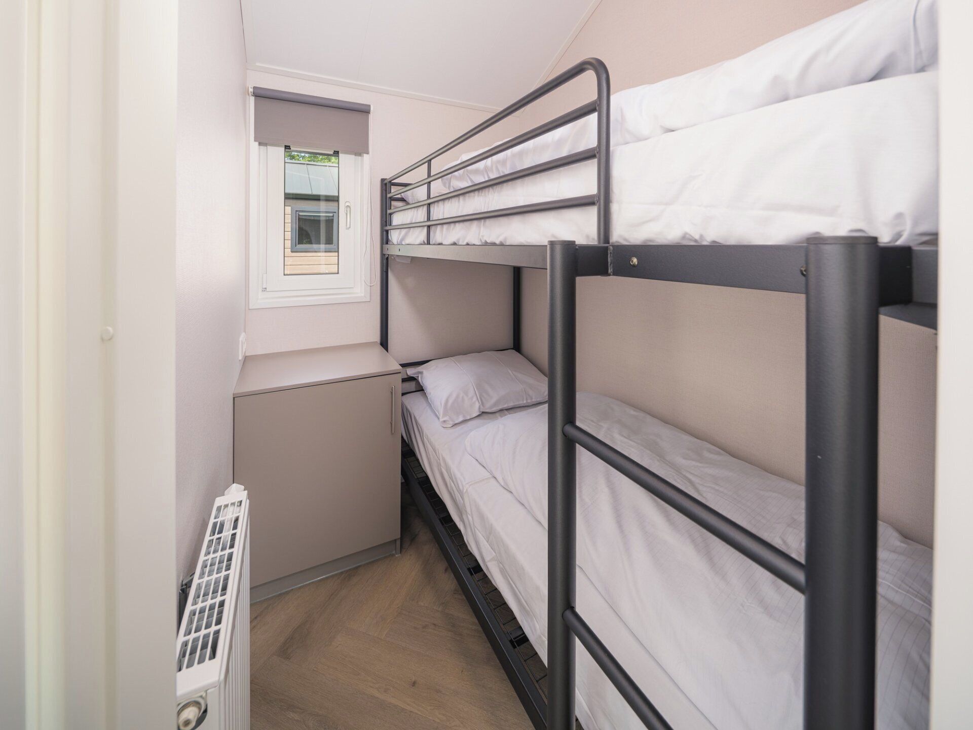 WiFi (free), bed sheets