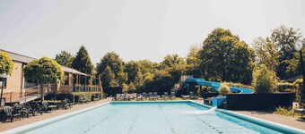 Enjoy luxury and comfort in our spacious Cannenburch Comfort, complete with modern amenities, air conditioning and a stylish pergola for the ultimate holiday experience.