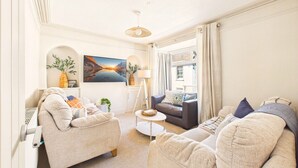 TV - Coastal Charm | 4BR House | near St Ives Harbour (St Ives)