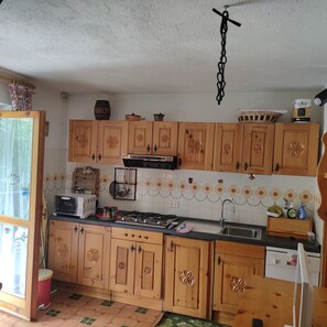 Private kitchen - Vrbo Property (Morgex)