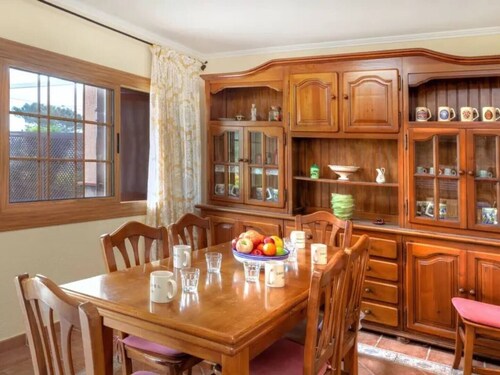 Country House with a Private 11x7m Pool, BBQ, and Views