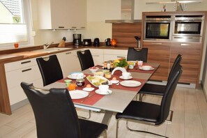 Dining - Holiday home in Röbel with swimming pool (Röbel)