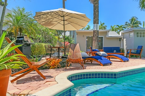 Ventur Escapade Heated Pool Guesthouse
