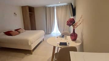 Kamar Double | Tirai kedap cahaya, kedap suara, dan Wi-Fi gratis