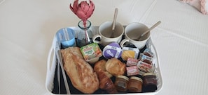 Free daily cooked-to-order breakfast - Chambres d'hôtes Arcadia les Suites (Crestet)