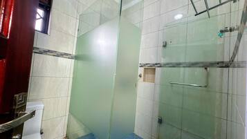 Family Duplex, Partial Lake View | Bathroom