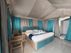 Deluxe-Zelt, Balkon, Gartenblick | Verdunkelungsvorhänge, kostenloses WLAN