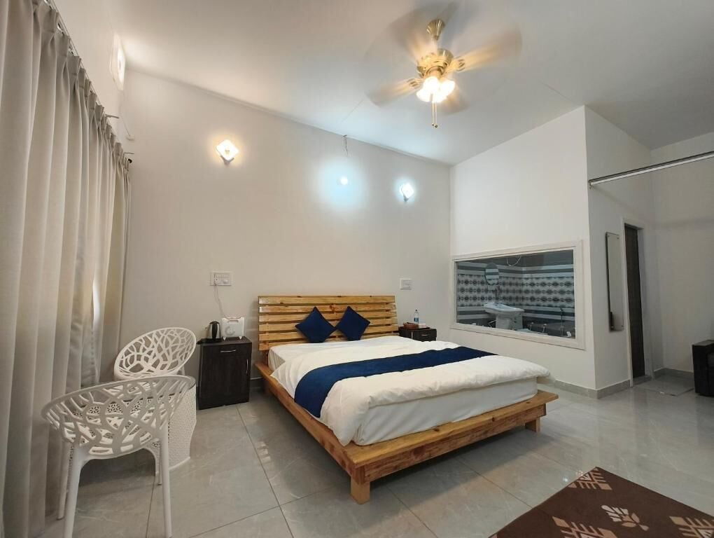 Superior Double Room, Balcony, Garden View | Blackout drapes, WiFi (free)
