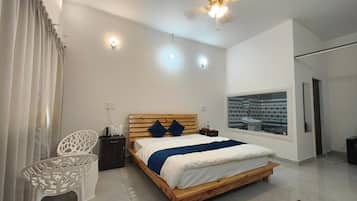 Superior Double Room, Balcony, Garden View | Blackout drapes, WiFi (free)