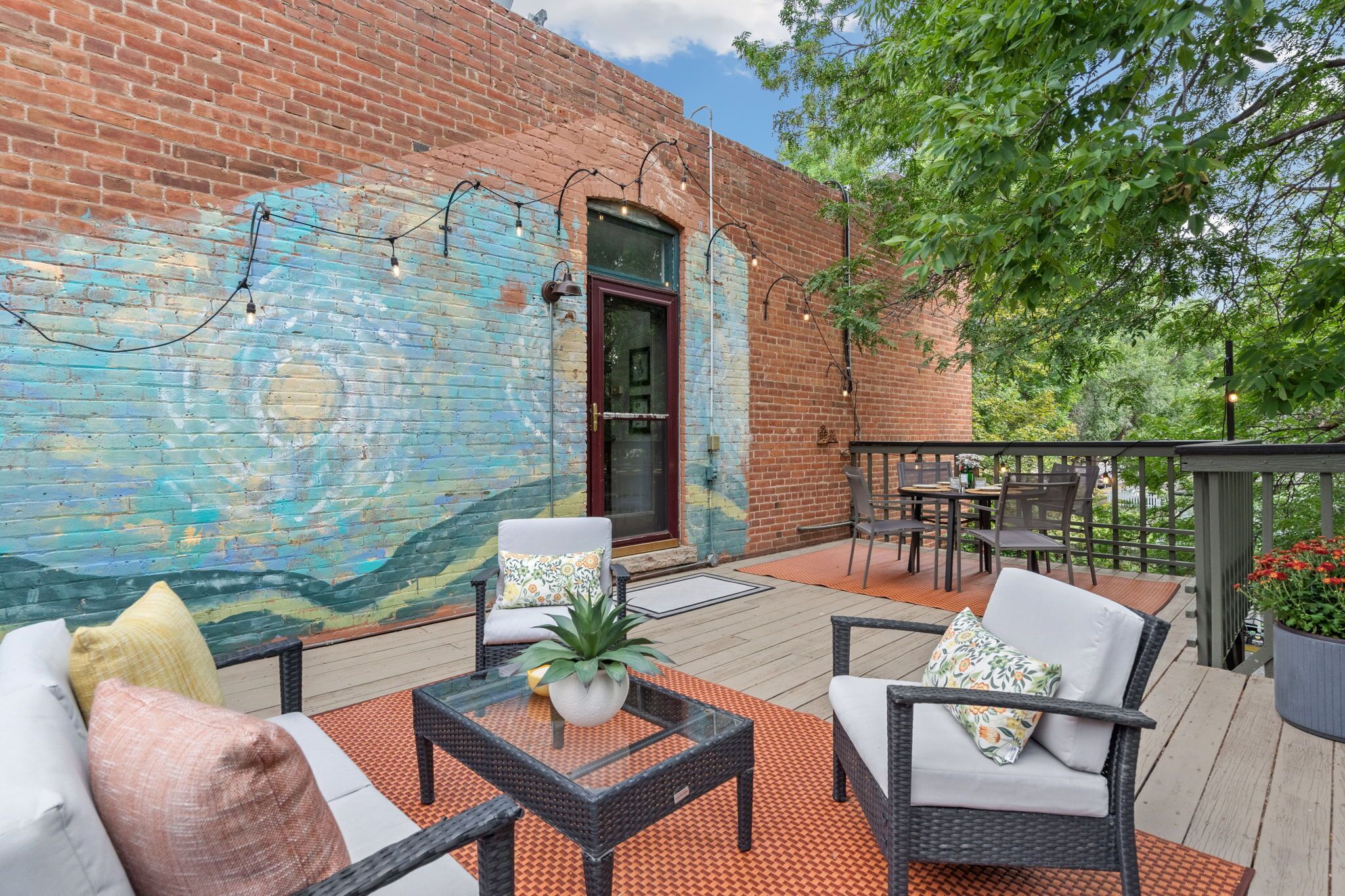 Apartment, Multiple Beds, Garden View (Magnolia Market Loft) | Outdoor dining