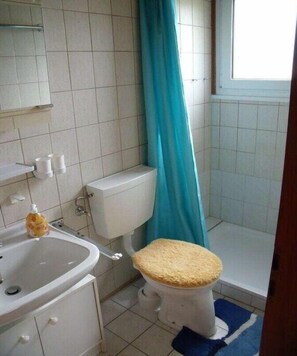 Bathroom - Holiday home with 1 bedroom (Freiensteinau)
