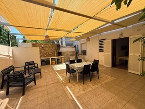 Outdoor dining - Vrbo Property (Baia Verde)