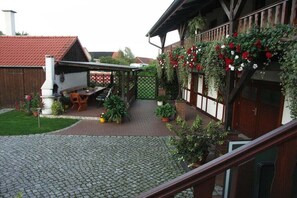 Outdoor dining - Holiday apartment with 2 bedrooms (Schwielochsee)