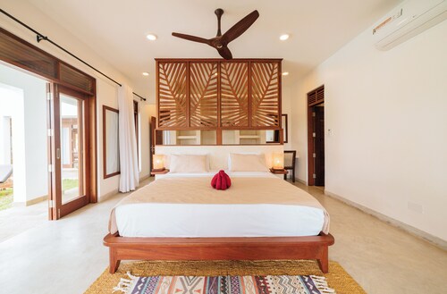 Luxury 4BR Beachfront Villa with Private Pool & Chef – Tiwi Beach