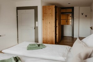 Room - Holiday apartment with 2 bedrooms (Löffingen)