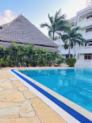 Pool - Modern Luxury Stay Near Shanzu Beach 🌴 (Mombasa)