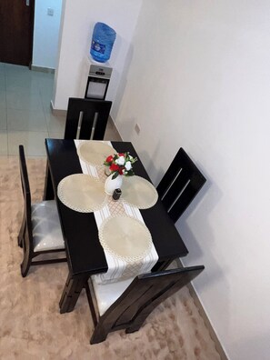 Dining - Modern Luxury Stay Near Shanzu Beach 🌴 (Mombasa)