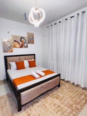 Iron/ironing board, WiFi, bed sheets - Modern Luxury Stay Near Shanzu Beach 🌴 (Mombasa)