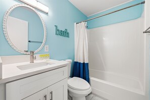 Towels, soap, toilet paper - Walk to the Beach, North Myrtle Beach Getaway (North Myrtle Beach)