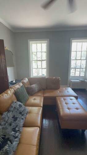 Classic Albany Charm – Fully Furnished