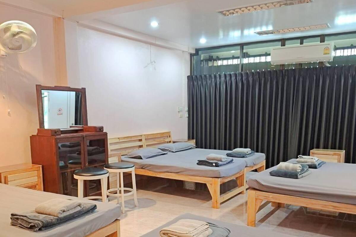 Shared Dormitory, Mixed Dorm, Air conditioning