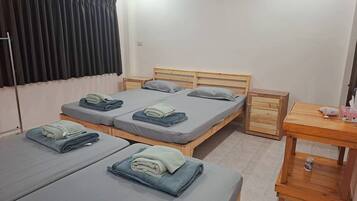 Classic Quadruple Room, Air conditioning | In-room safe, laptop workspace, blackout drapes, soundproofing