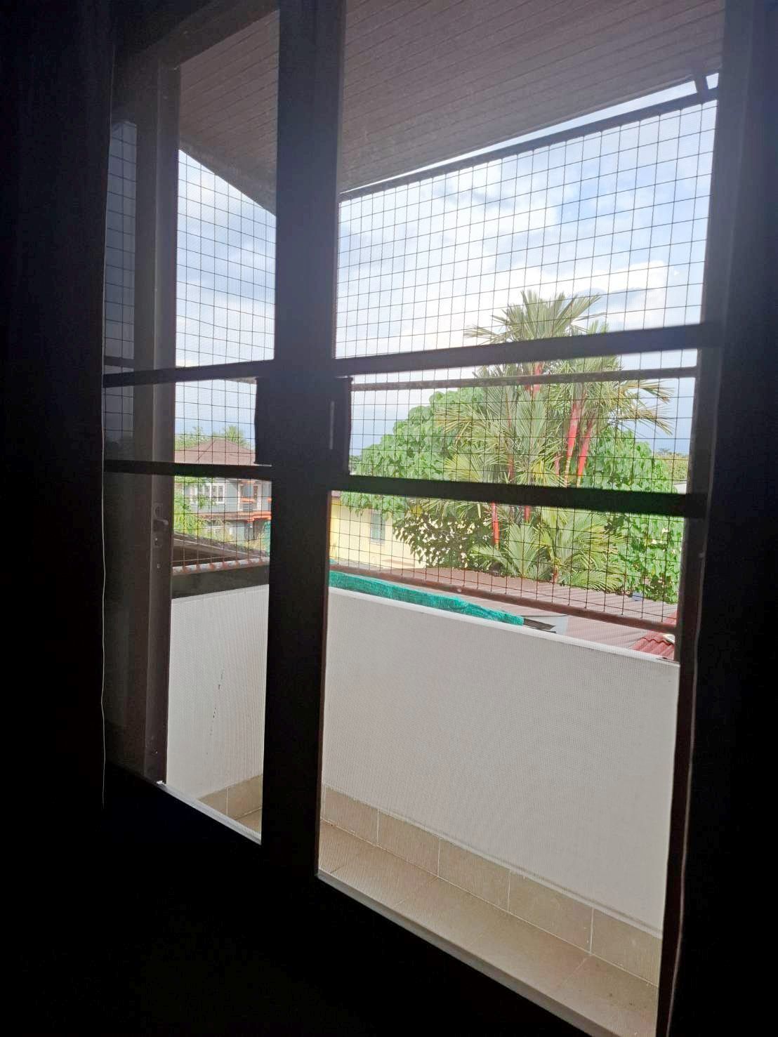In-room safe, laptop workspace, blackout drapes, soundproofing