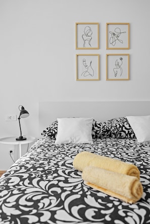 2 bedrooms, iron/ironing board, Internet, bed sheets - Jellyfish: 2BR Apartment with Terrace & Pula Harbour Views (Pula)