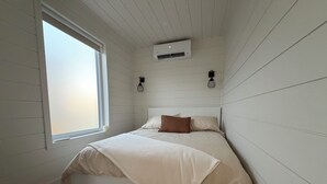 WiFi, bed sheets